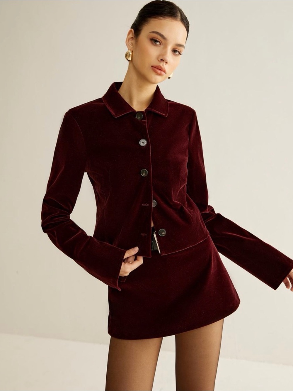 Women's Velvet Lapel Short Blazer in Burgundy